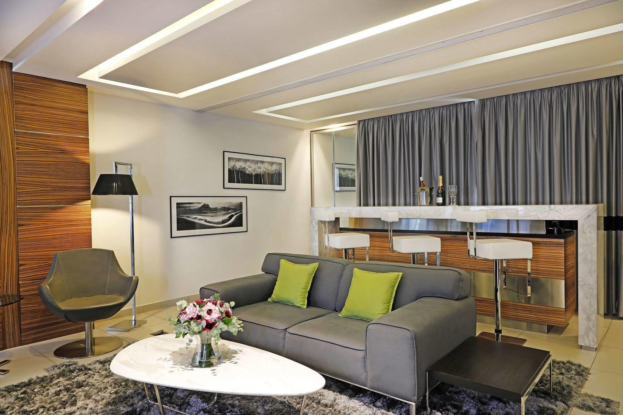 Warwick Stone 55 Hotel Bejrút Kültér fotó